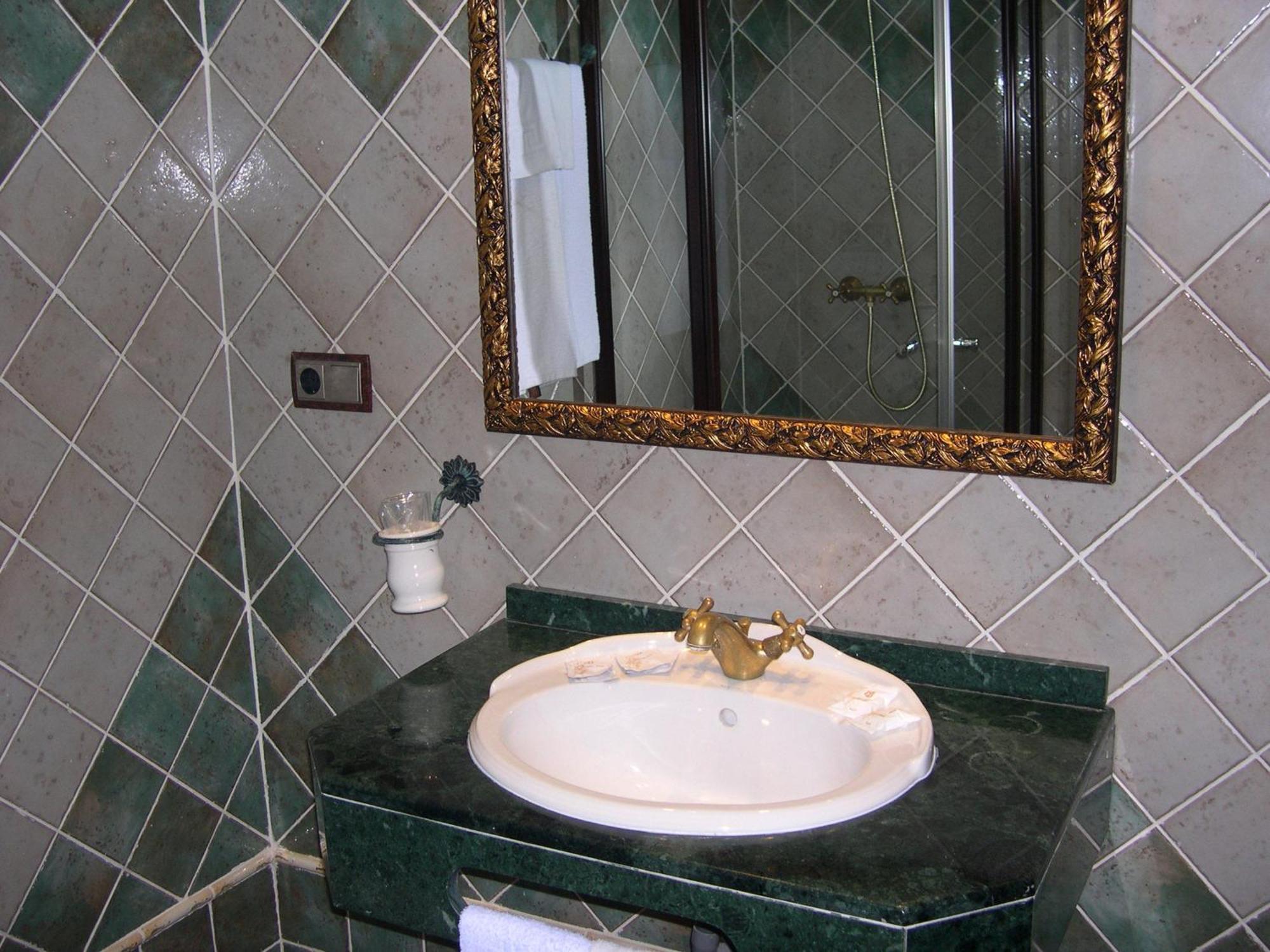 Hotel El Doncel Atarfe الغرفة الصورة